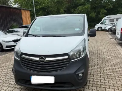 Używany Opel Vivaro 90 KM (66 kW) 2014 Biały Minivan