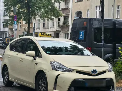 Gebraucht Toyota Prius+ Plus 136 PS (100 kW) 2016 Weiß Van / Kleinbus