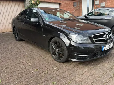 Gebraucht Mercedes C350 AMG line 306 PS (225 kW) 2011 Schwarz Coupé