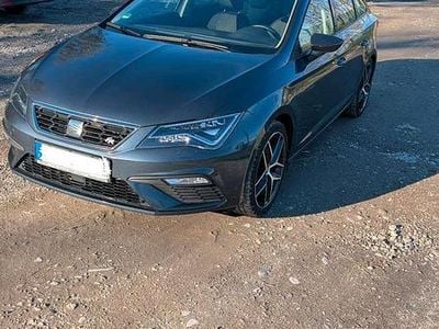 Grau Gebraucht 2020 Seat Leon FR Kombi | 14.700 € (Guter Preis)