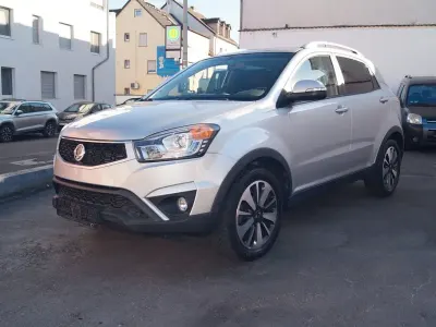 Gebraucht SsangYong Korando 175 PS (128 kW) 2014 Silber SUV