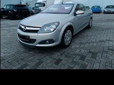 Gebraucht Opel Astra Cabriolet 165 PS (121 kW) 2009 Gold Cabrio