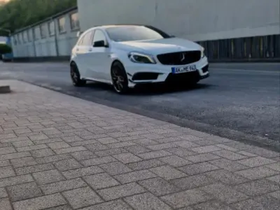 Używany Mercedes A45 AMG AMG 381 KM (280 kW) 2014 Biały Sedan/Limuzyna