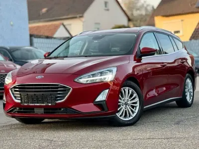 Używany Ford Focus Titanium 150 KM (110 kW) 2019 Czerwony Kombi