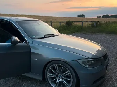 Gebraucht BMW 325 218 PS (160 kW) 2005 Grau Limousine