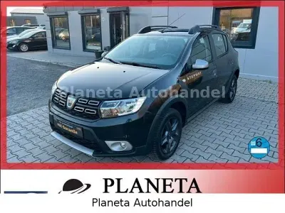 Używany Dacia Sandero Celebration 90 KM (66 kW) 2018 Czarny SUV