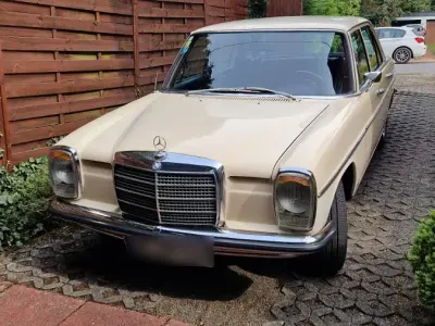 Gebraucht Mercedes W115 60 PS (44 kW) 1973 Beige Limousine
