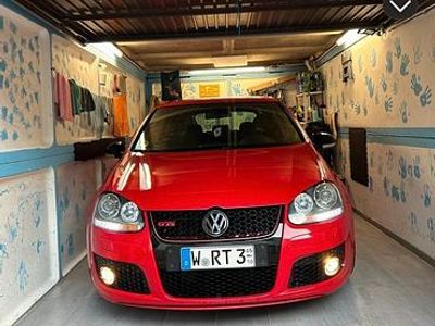 Rot Gebraucht 2006 VW Golf V GTI Kleinwagen | 6.000 € (Etwas zu teuer)