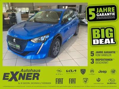 Gebraucht Peugeot e-208 Allure 100 kW (136 PS) 2023 Blau Kleinwagen
