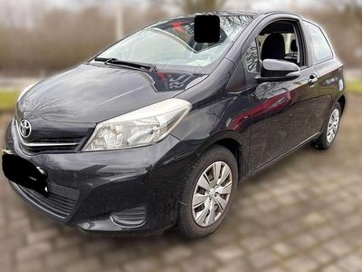 Gebraucht Toyota Yaris Life 69 PS (50 kW) 2013 Black mica / ink Kleinwagen