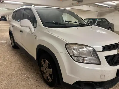 Gebraucht Chevrolet Orlando 141 PS (103 kW) 2012 Weiß Van / Kleinbus