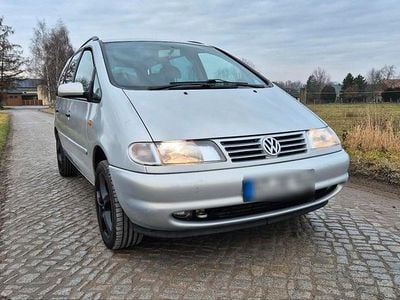 Gebraucht VW Sharan 174 PS (127 kW) 1999 Silber Van / Kleinbus