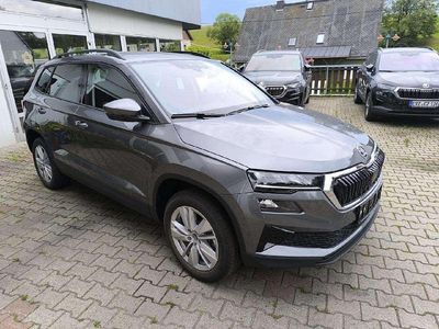 Graphite grau metallic Gebraucht 2024 Skoda Karoq Selection SUV | 28.900 € (Fairer Preis)