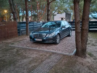 Gebraucht Mercedes E220 170 PS (125 kW) 2012 Braun Limousine