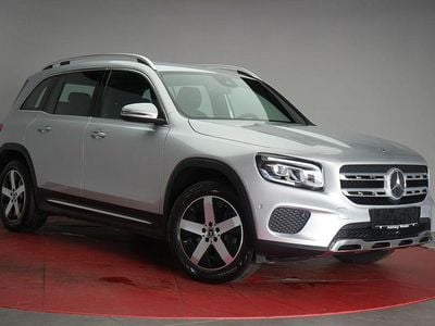 Mercedes GLB220