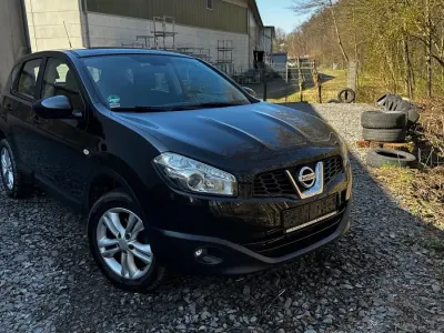 Używany Nissan Qashqai Acenta 130 KM (95 kW) 2012 Czarny SUV