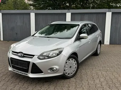 Gebraucht Ford Focus 105 PS (77 kW) 2013 Silber Kombi