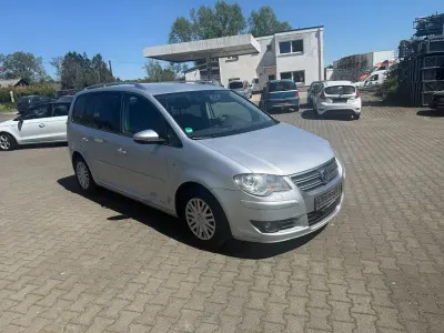 Gebraucht VW Touran Highline 140 PS (102 kW) 2010 Silber Van / Kleinbus