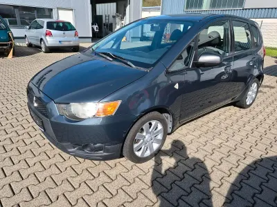 Gebraucht Mitsubishi Colt 95 PS (69 kW) 2009 Grau Kleinwagen