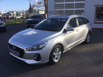 gebraucht Hyundai i30 Kombi Sondermodell Family