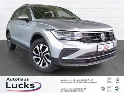Gebraucht VW Tiguan Active 150 PS (110 kW) 2023 Reflexsilber metallic (metallic) SUV