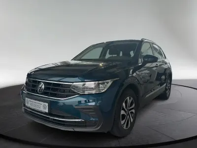 Usata VW Tiguan Active 150 CV (110 kW) 2022 Blu SUV