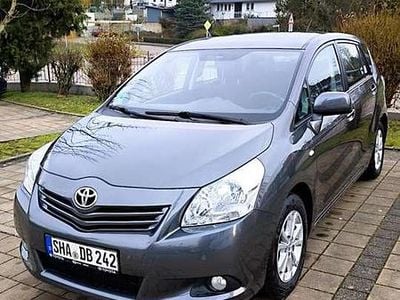 Grau Gebraucht 2011 Toyota Verso Edition Van / Kleinbus | 11.850 € (Etwas zu teuer)