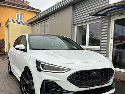 Gebraucht Ford Focus ST 280 PS (205 kW) 2024 Weiß Limousine