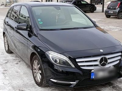 Gebraucht Mercedes B200 136 PS (100 kW) 2013 Schwarz Van / Kleinbus