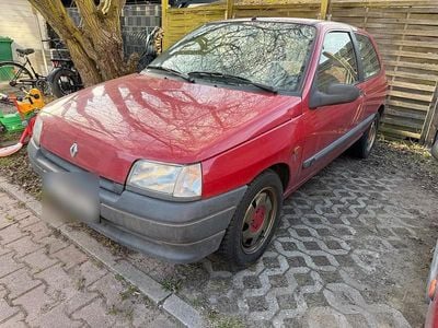 Gebraucht Renault Clio 54 PS (39 kW) 1996 Rot Kleinwagen
