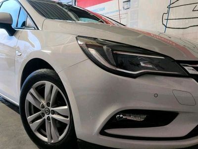 gebraucht Opel Astra SPORTS TOURER + 1.4 Benzin , 125 PS Rückfahrtkamera