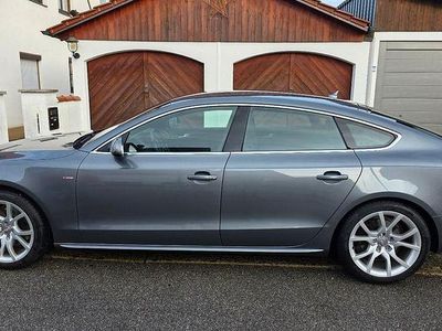 Grau Gebraucht 2011 Audi A5 Sportback Sport Kleinwagen | 10.900 € (Fairer Preis)
