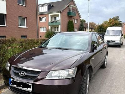Usado Hyundai Sonata 143 HP (105 kW) 2008 Andere farben Sedan
