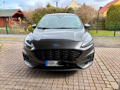 Gebraucht Ford Kuga ST 150 PS (110 kW) 2022 Grün SUV