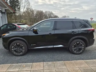 Gebraucht Nissan X-Trail Tekna 213 PS (156 kW) 2024 Schwarz SUV