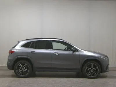 Gebraucht Mercedes GLA250 AMG line 218 PS (160 kW) 2022 Grau SUV
