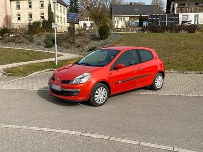 Gebraucht Renault Clio III 86 PS (63 kW) 2006 Rot Kleinwagen