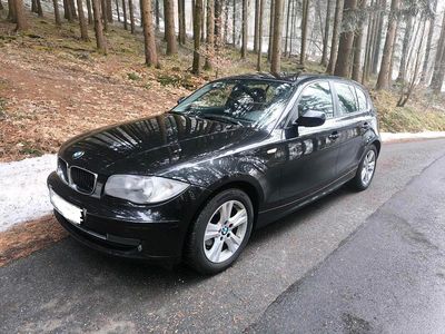 Gebraucht BMW 118 143 PS (105 kW) 2011 Schwarz Kleinwagen