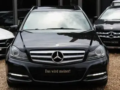 Gebraucht Mercedes C220 Avantgarde 170 PS (125 kW) 2011 Schwarz Limousine
