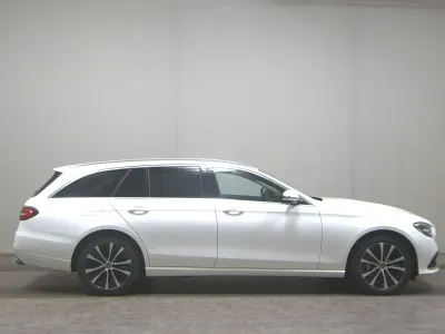 Gebraucht Mercedes E300 Avantgarde 306 PS (225 kW) 2021 Weiss Kombi