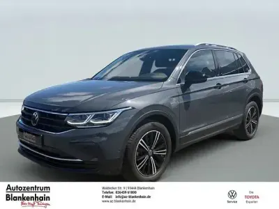 Gebraucht VW Tiguan Move 150 PS (110 kW) 2023 Grau SUV