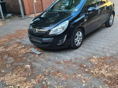Gebraucht Opel Corsa Edition 87 PS (63 kW) 2011 Schwarz Kleinwagen