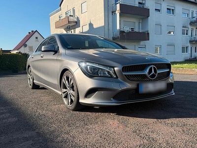 Usata Mercedes CLA180 122 CV (89 kW) 2018 Grigio Berlina