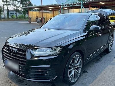 Second-hand Audi SQ7 Sport 435 CP (319 kW) 2018 Negru SUV