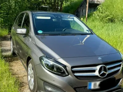 Gebraucht Mercedes B200 Urban 156 PS (114 kW) 2015 Grau Van / Kleinbus