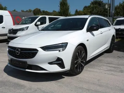 Używany Opel Insignia 174 KM (127 kW) 2021 Biały Kombi