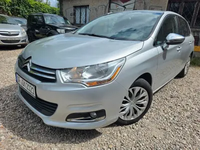 Gebraucht Citroën C4 SELECTION 114 PS (83 kW) 2013 Silber Limousine