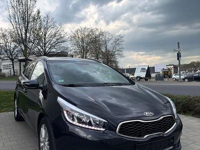 Gebraucht Kia Ceed Sportswagon FIFA World Cup Edition 135 PS (99 kW) 2013 Schwarz Kombi