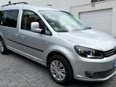 Gebraucht VW Caddy Maxi 102 PS (75 kW) 2012 Silber Van / Kleinbus