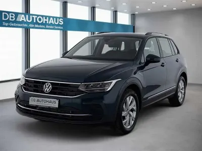 Gebraucht VW Tiguan Life 150 PS (110 kW) 2024 Blau SUV